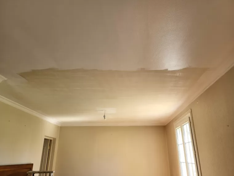 Rénovation plafond tâché par fumée de cheminée à Venerque