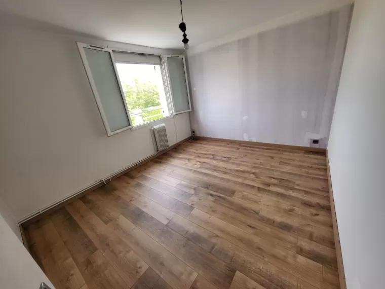 Pose parquet à Pins-Justaret