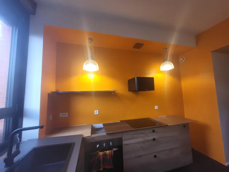 Mise en peinture d'une cuisine murs et plafond à Portet sur Garonne