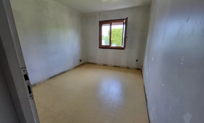 Avant Pose de parquet flottant à Pins-Justaret, Chik Peinture & Inside