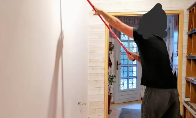 Coaching mise en peinture mur à la perche rouleau
