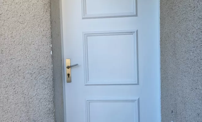 Rénovation portes à Pins-justaret par Chik Peinture & Inside