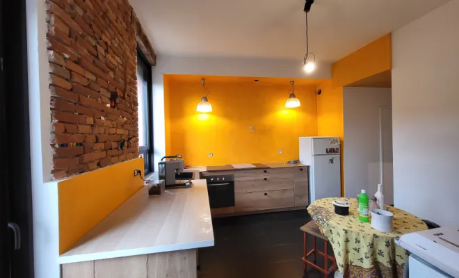 Mise en peinture d'une cuisine murs et plafond à Portet sur Garonne