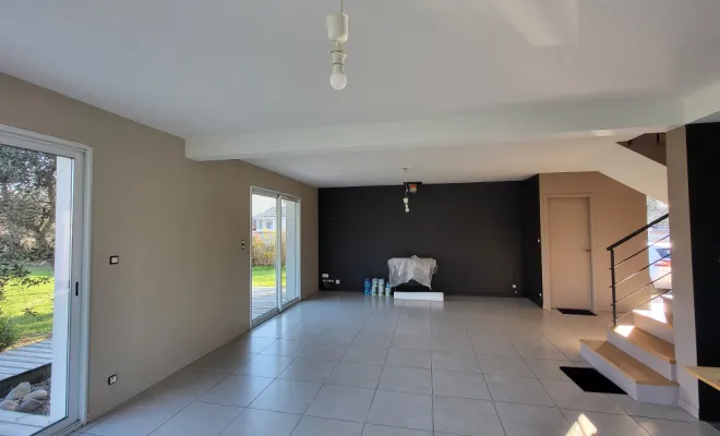 Mise en peinture d'une maison murs et plafonds + vitrification parquet + escalier