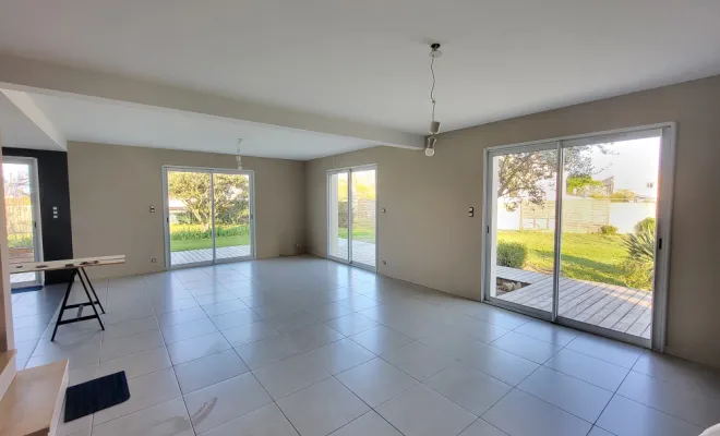Mise en peinture d'une maison murs et plafonds + vitrification parquet + escalier