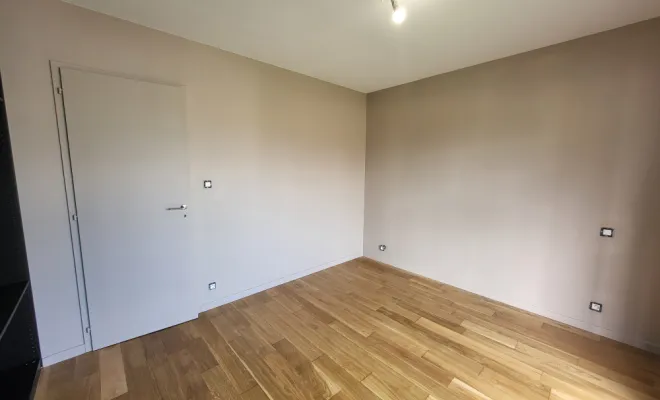 Mise en peinture d'une maison murs et plafonds + vitrification parquet + escalier