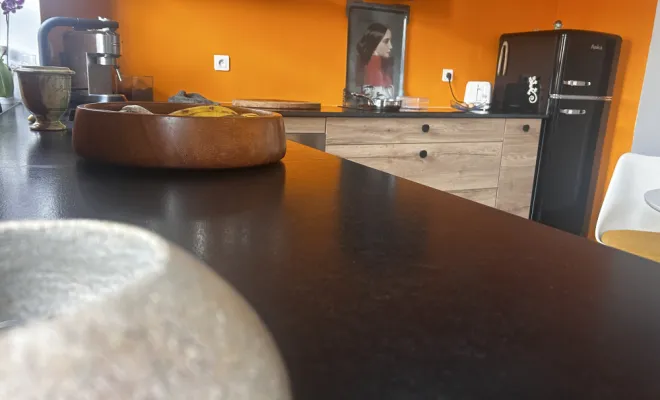 Mise en peinture d'une cuisine murs et plafond à Portet sur Garonne